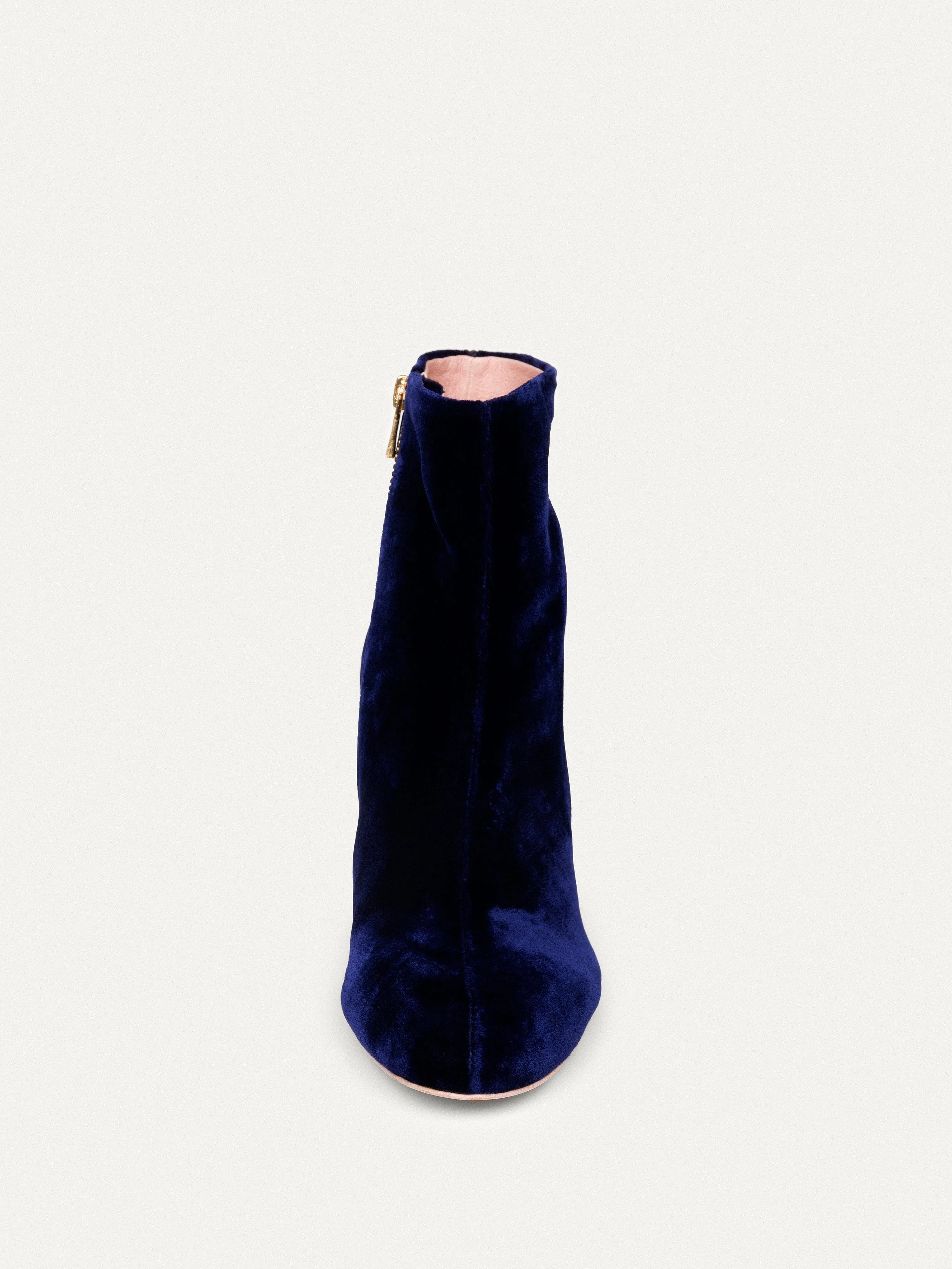18 Uhr Ausstellung in der Galerie Vegane Samt-Stiefeletten mit Absatz | Mitternachtsblau