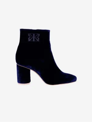 18 Uhr Ausstellung in der Galerie Vegane Samt-Stiefeletten mit Absatz | Mitternachtsblau