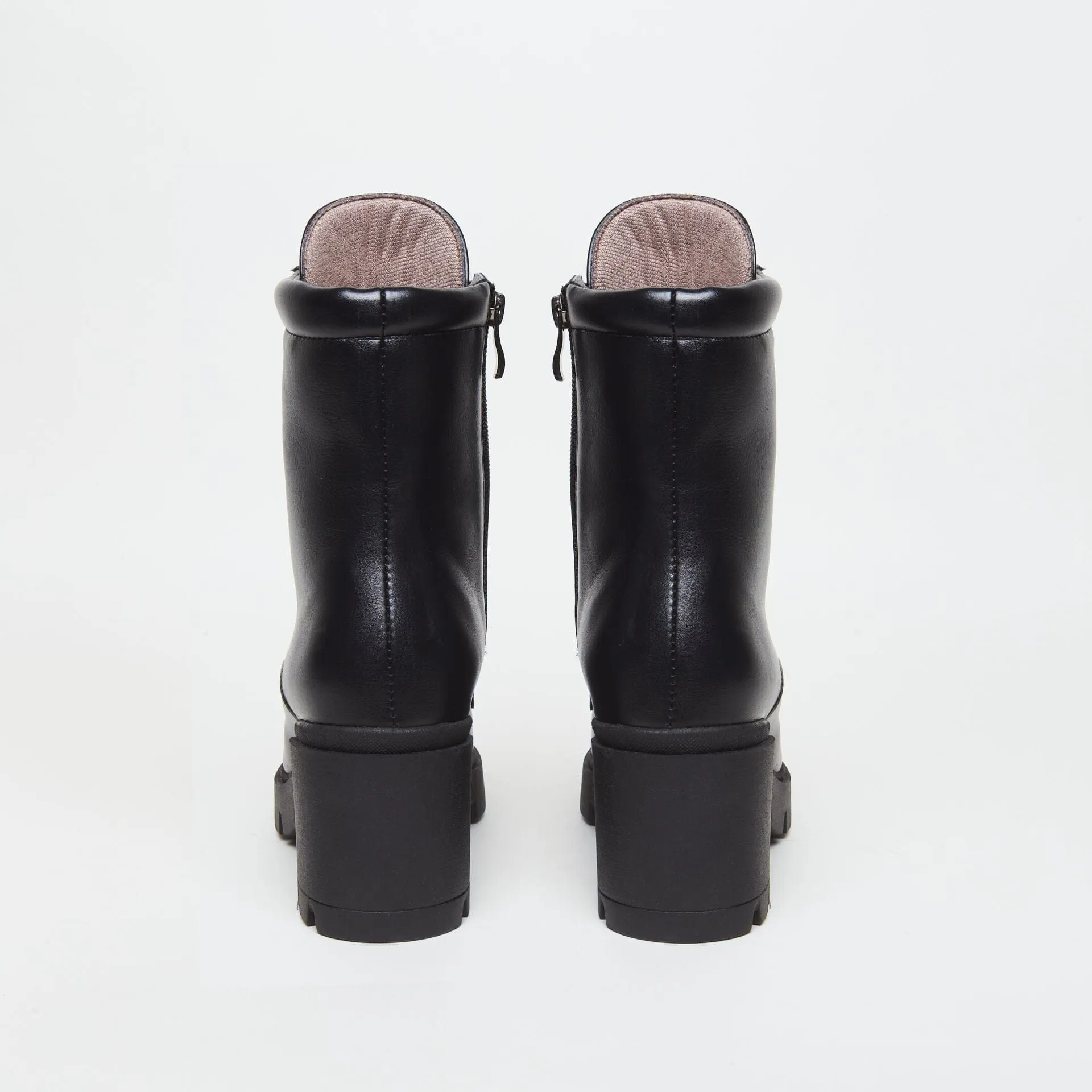 Aga Vegan-Leder-Schnürstiefel | Schwarz