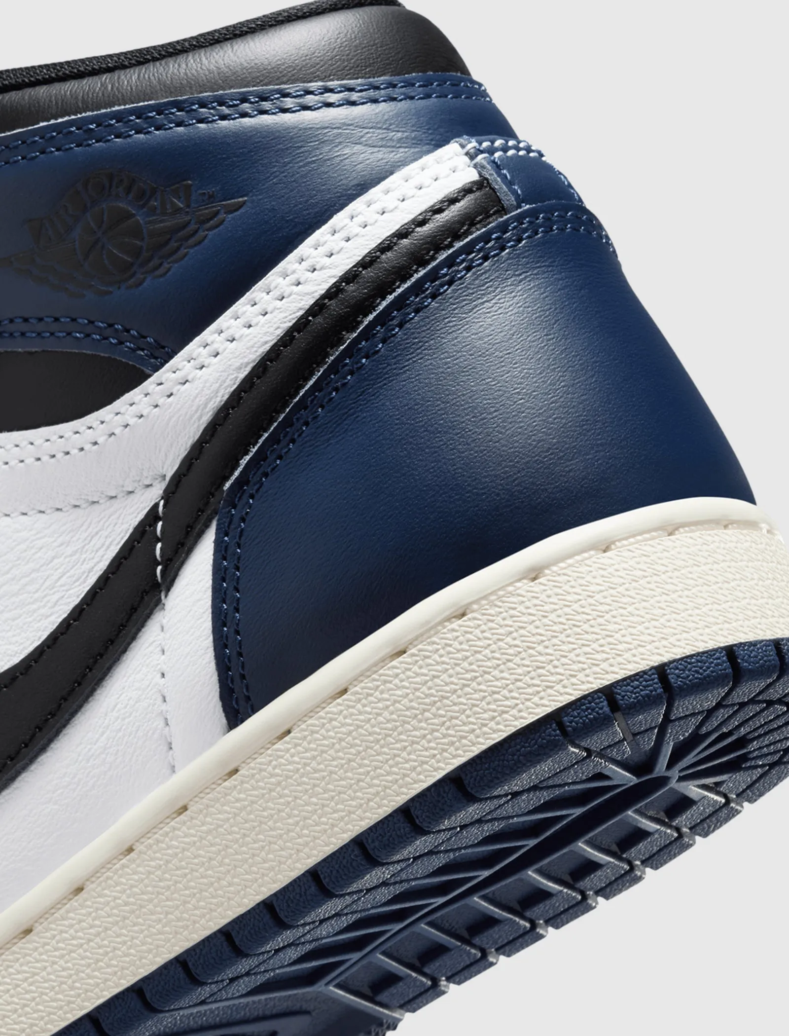 AIR JORDAN 1 RETRO 