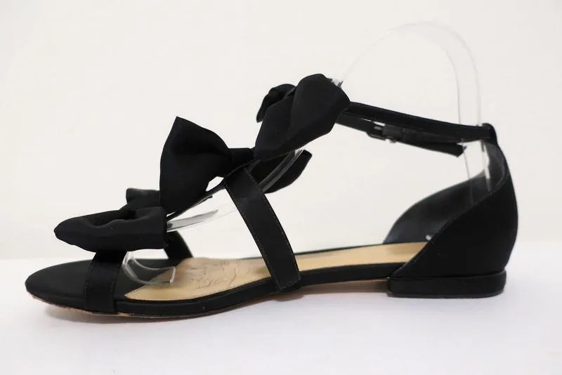 Alexandre Birman Cori Triple Bow Sandalen Schwarz Satin Größe 39 Offene Spitze Flach