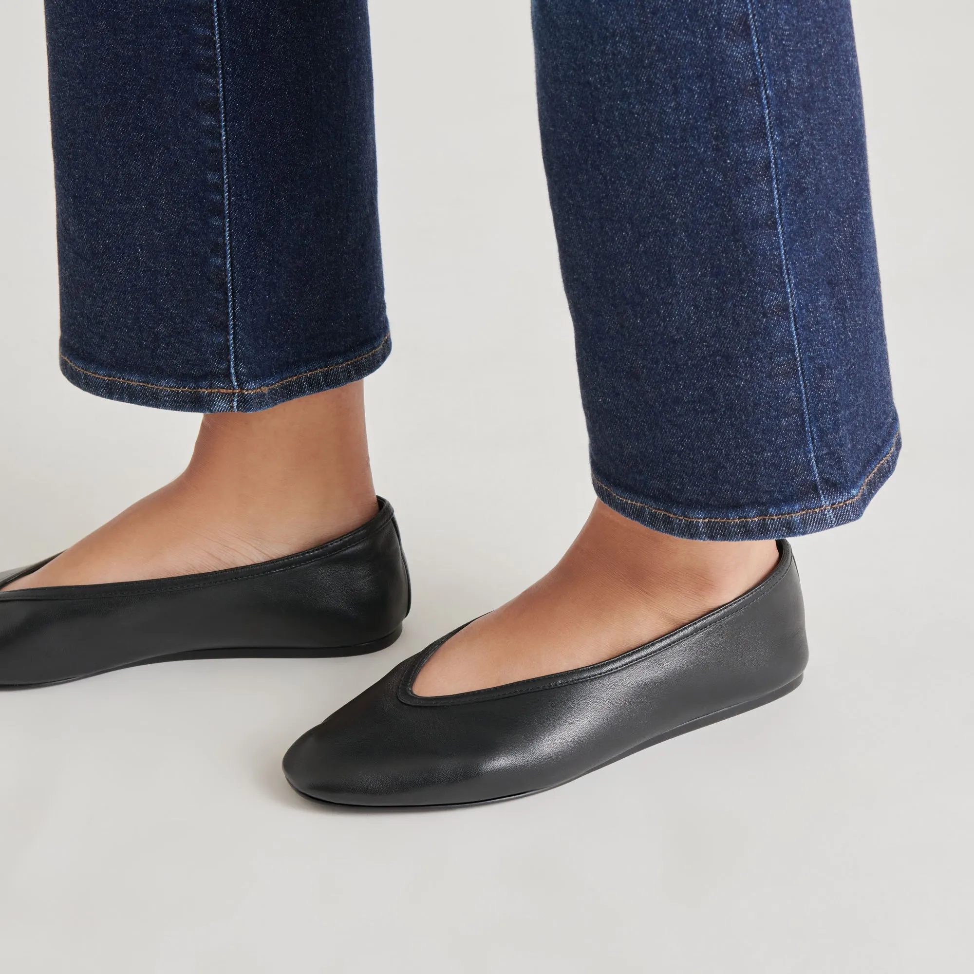 BRAIDY BALLETFLATS AUS SCHWARZEM LEDER