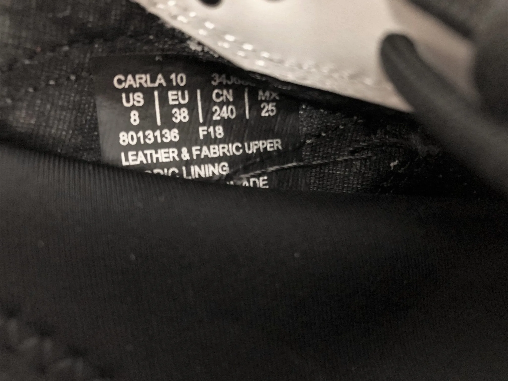 Calvin Klein 205W39NYC Carla Sneakers Kohlenstoff/Schwarz/Weiß Größe 8