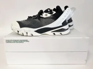Calvin Klein 205W39NYC Carla Sneakers Kohlenstoff/Schwarz/Weiß Größe 8
