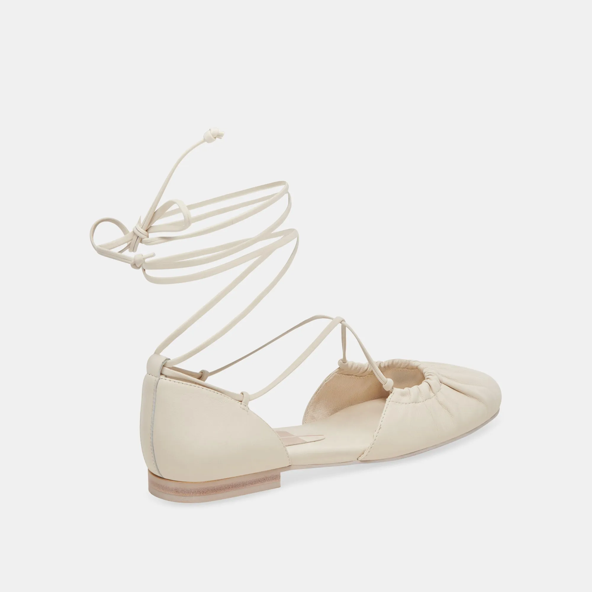 CANCUN BALLETFLATS IN ELFENBEINFARBENEM LEDER