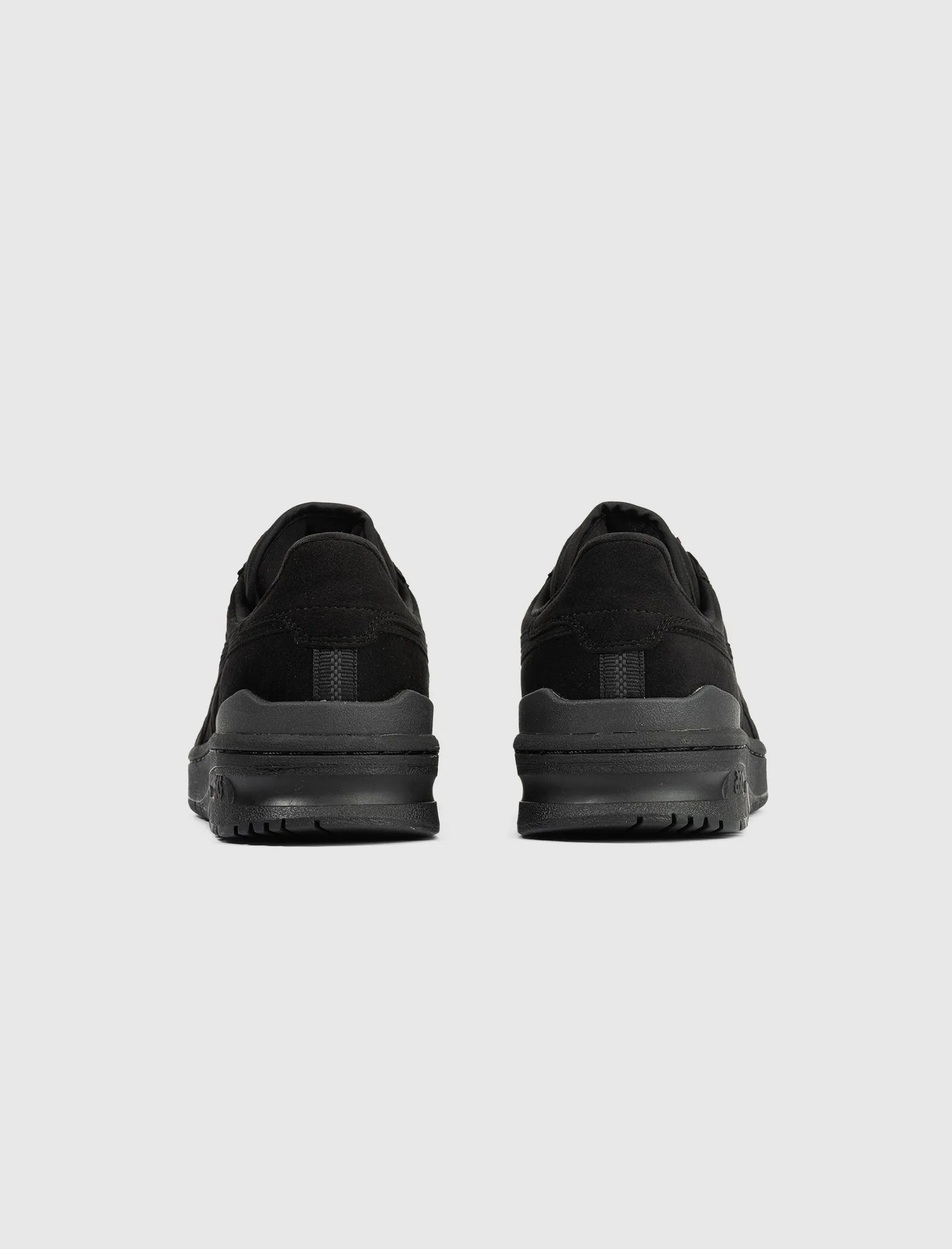 COMME DES GARCONS VIC NBD SNEAKER