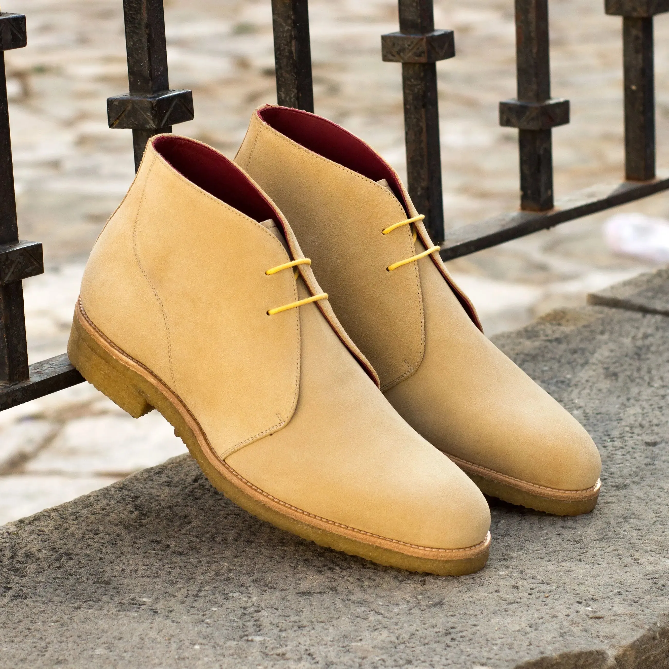 Dapperfam Schuhe DapperFam Vivace in Sand Luxus Wildleder Chukka für Herren