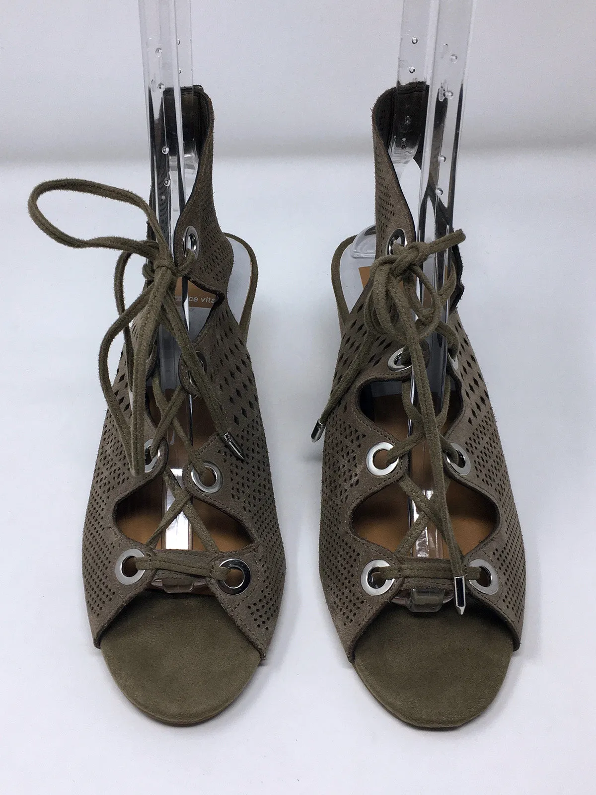 Dolce Vita Größe 9 Perlgraue Sandalen mit Lochmuster-Dreiecken NWOB