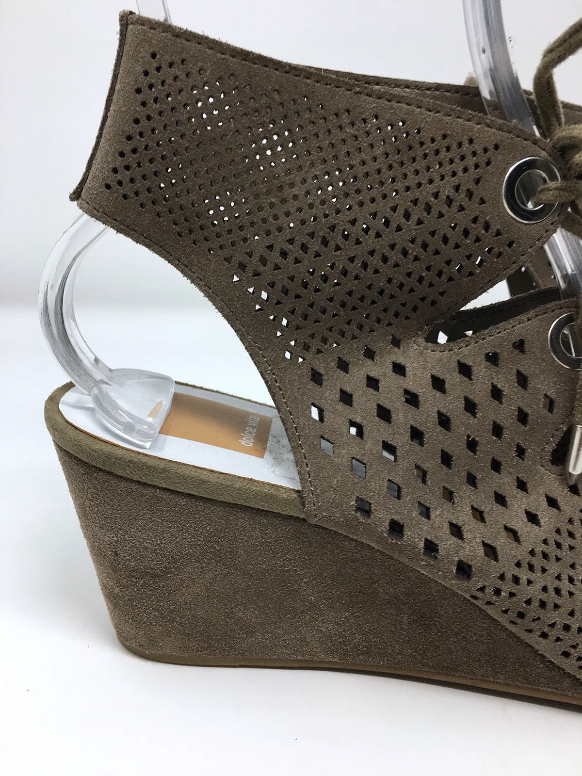 Dolce Vita Größe 9 Perlgraue Sandalen mit Lochmuster-Dreiecken NWOB