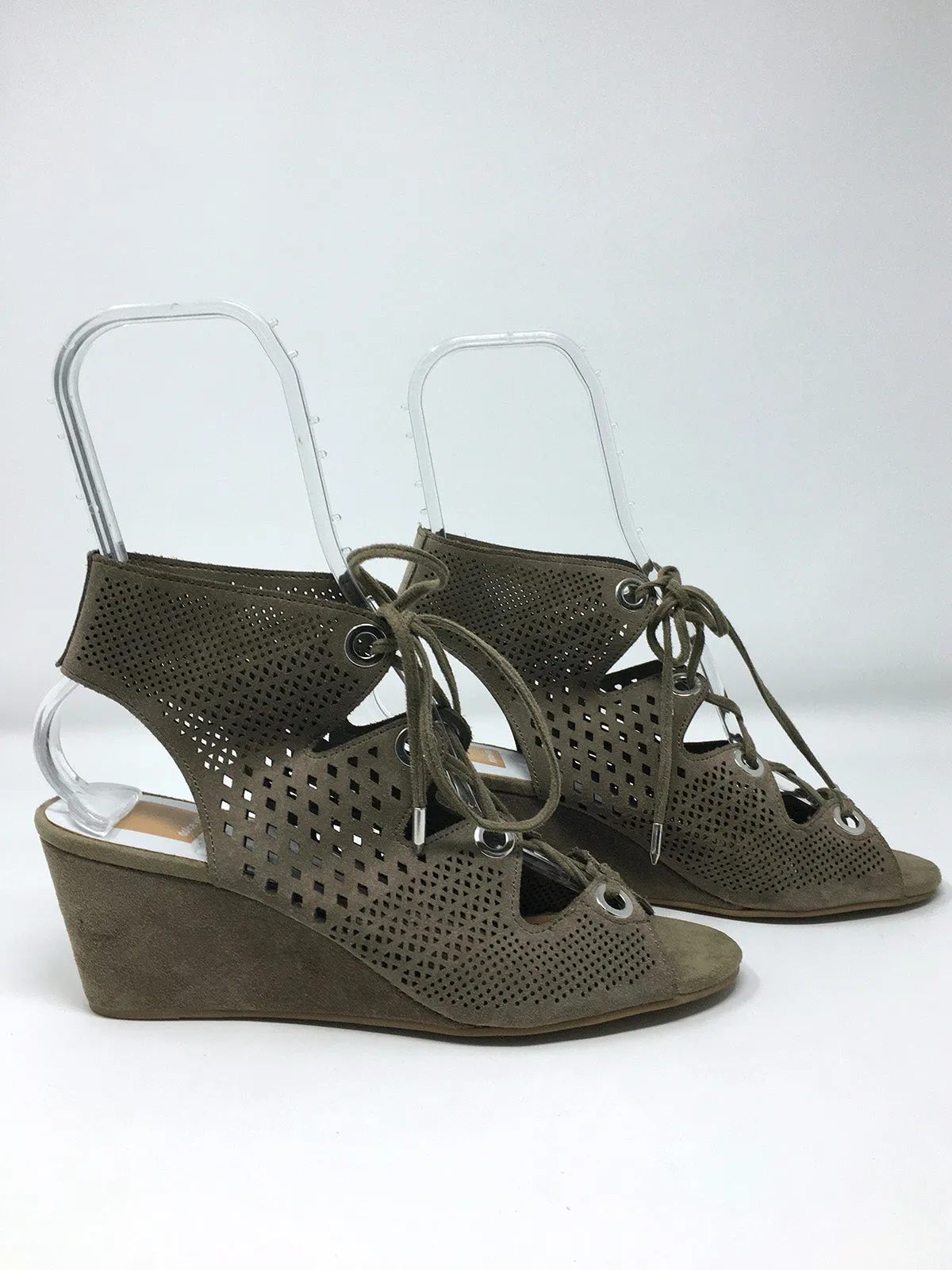 Dolce Vita Größe 9 Perlgraue Sandalen mit Lochmuster-Dreiecken NWOB