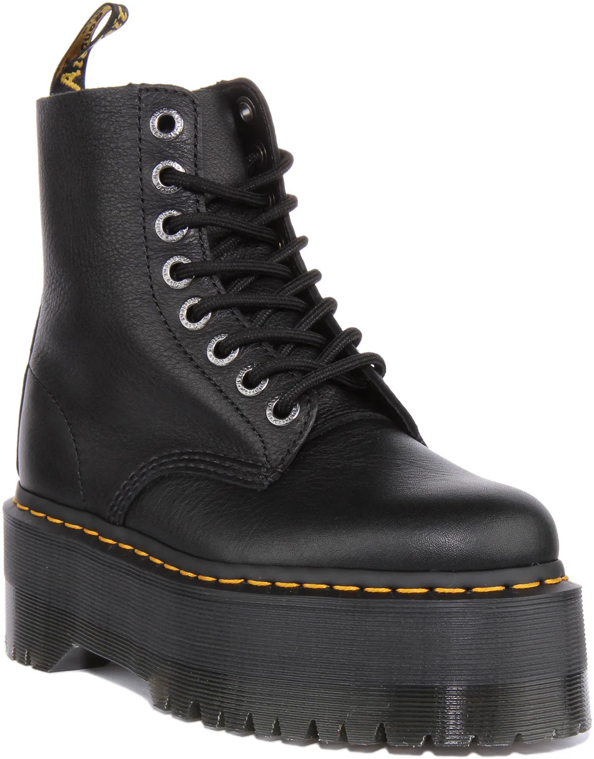 Dr. Martens 1460 Pascal Max in schwarzen Schuhen Dr. Martens