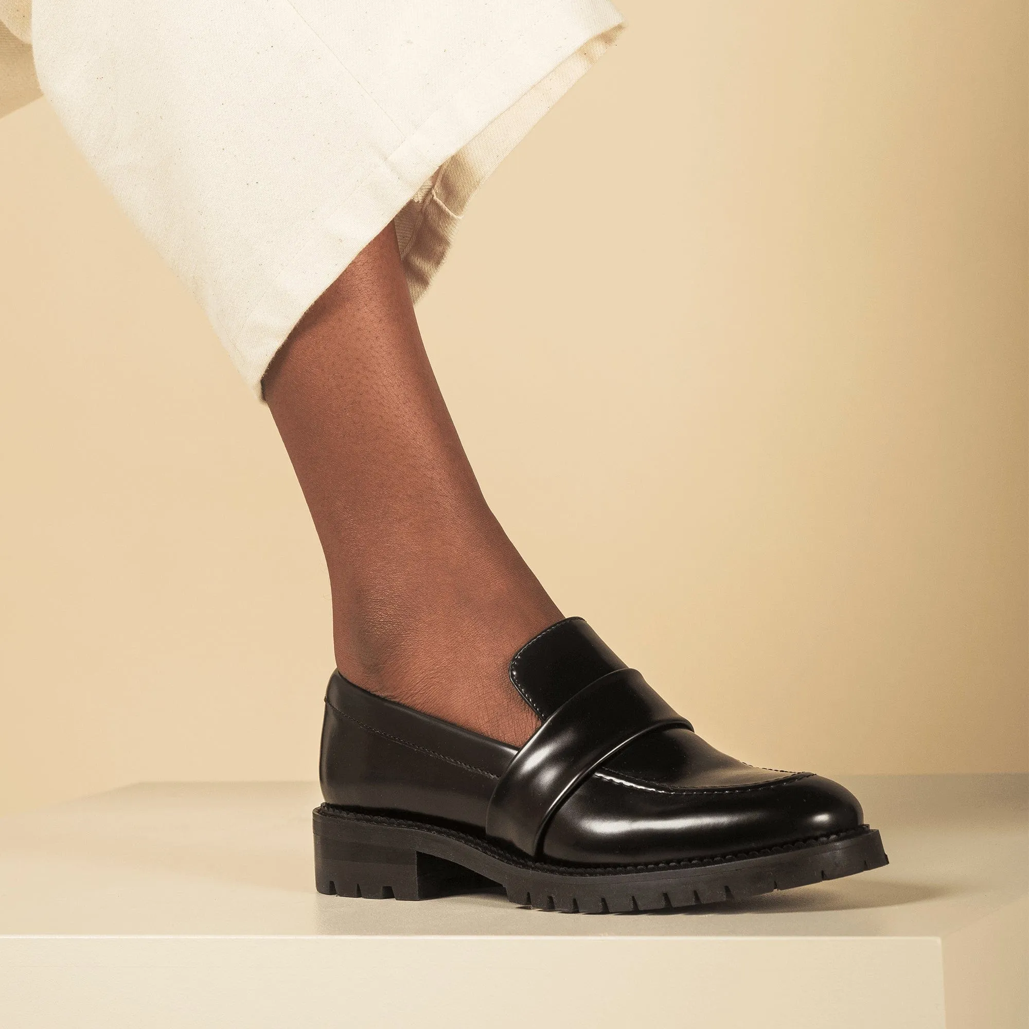 Elena Vegan-Leder Loafers mit dicker Sohle | Schwarz