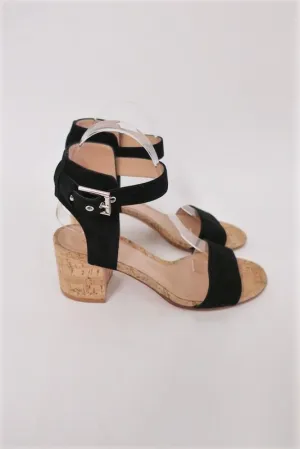 Gianvito Rossi Korksandalen Rikki Schwarz Wildleder Größe 38 mit Knöchelriemchen und mittelhohem Absatz