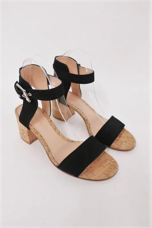 Gianvito Rossi Korksandalen Rikki Schwarz Wildleder Größe 38 mit Knöchelriemchen und mittelhohem Absatz