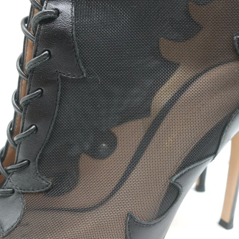 Gianvito Rossi Peep-Toe Stiefeletten mit Schnürung aus schwarzem Leder & Mesh in Größe 38