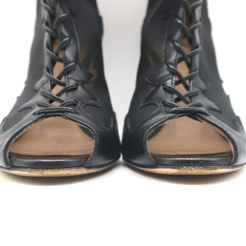 Gianvito Rossi Peep-Toe Stiefeletten mit Schnürung aus schwarzem Leder & Mesh in Größe 38