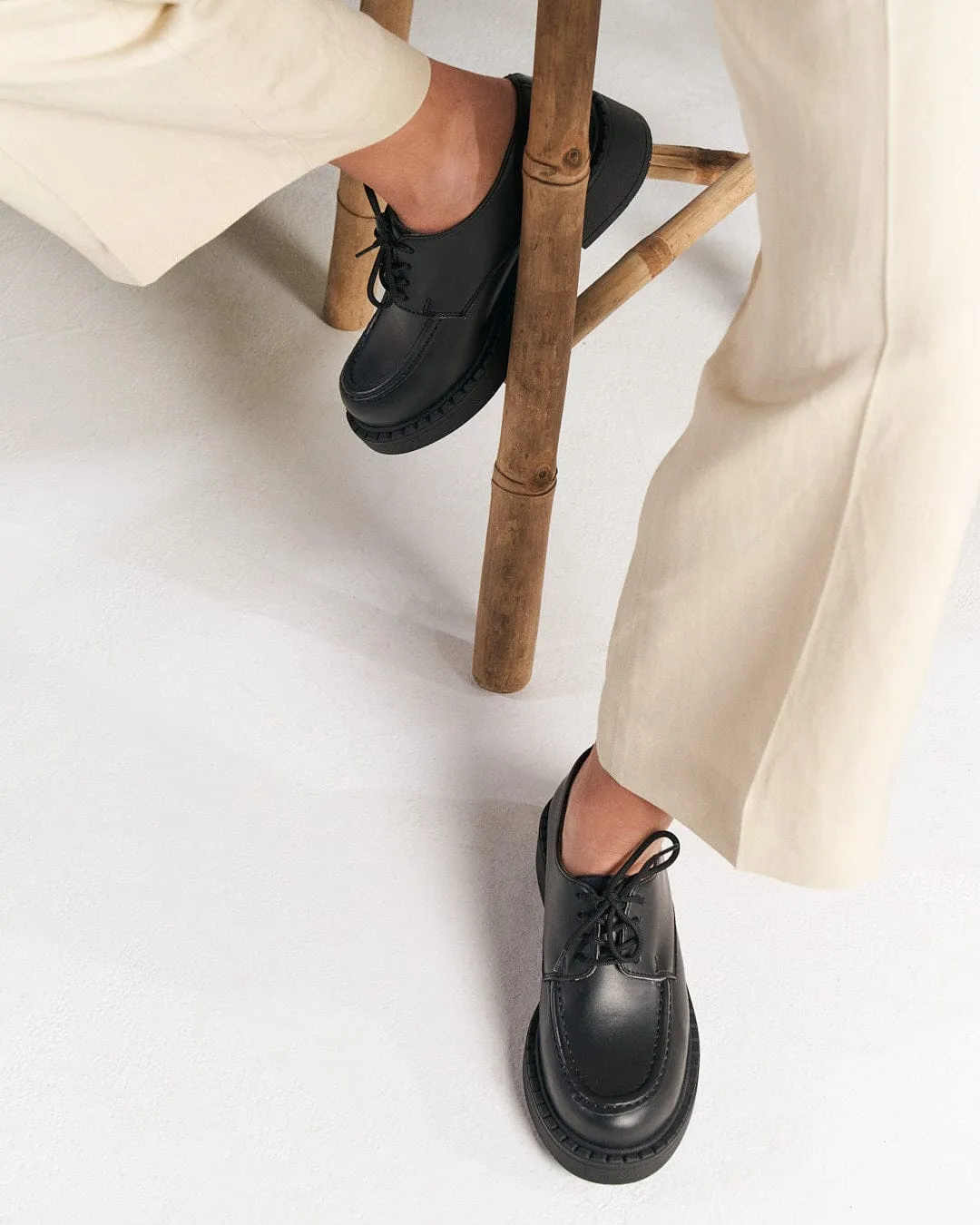 Helen Damen Apfel-Leder Vegane Loafers | Schwarz