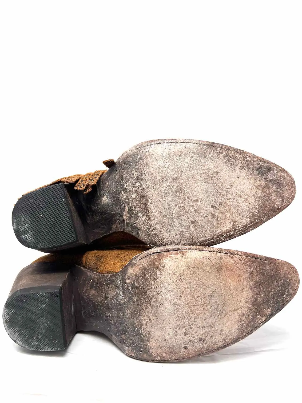 Idyllwind Größe 8,5 Braune Stiefel mit Nieten und Rissoptik