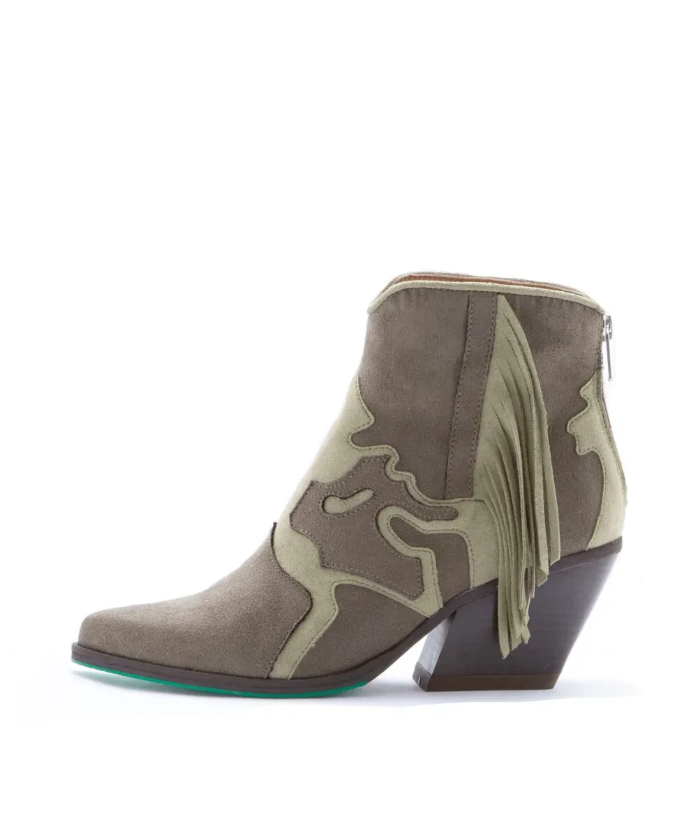Jane Vegan Wildleder Knöchel-Cowboystiefel | Militärgrün