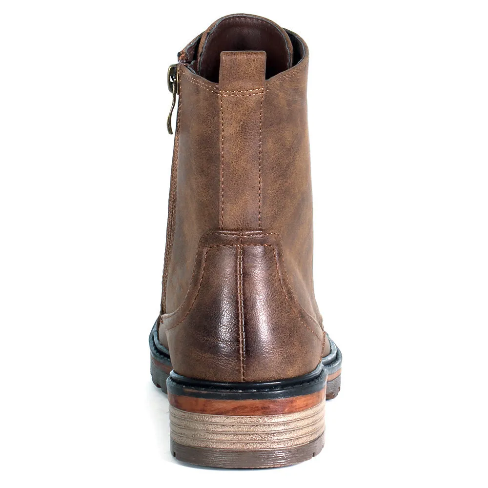 Leona Stiefel in Natur von Wanderlust