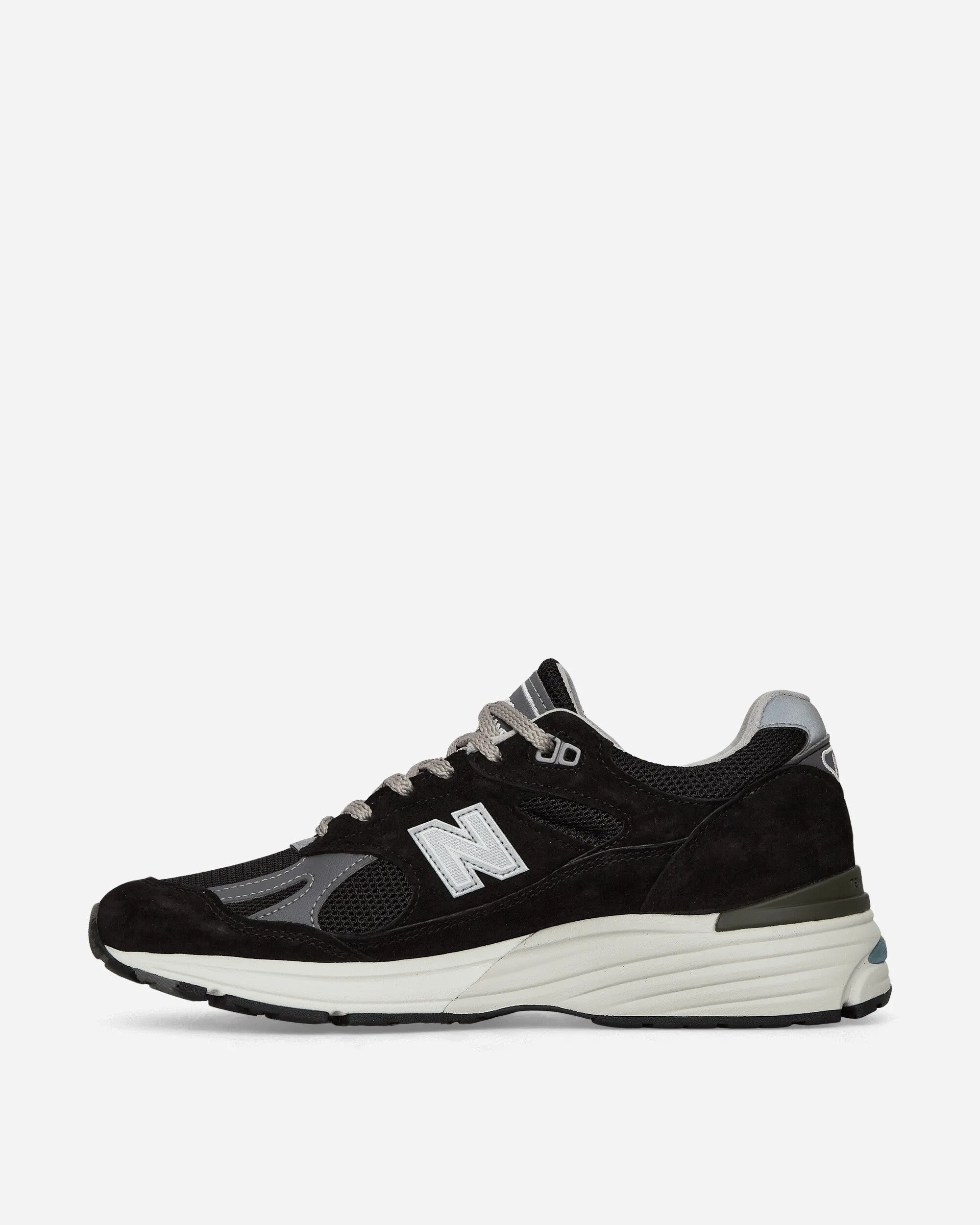 Hergestellt in UK 991v2 Sneakers Schwarz / Rauchperle / Silber