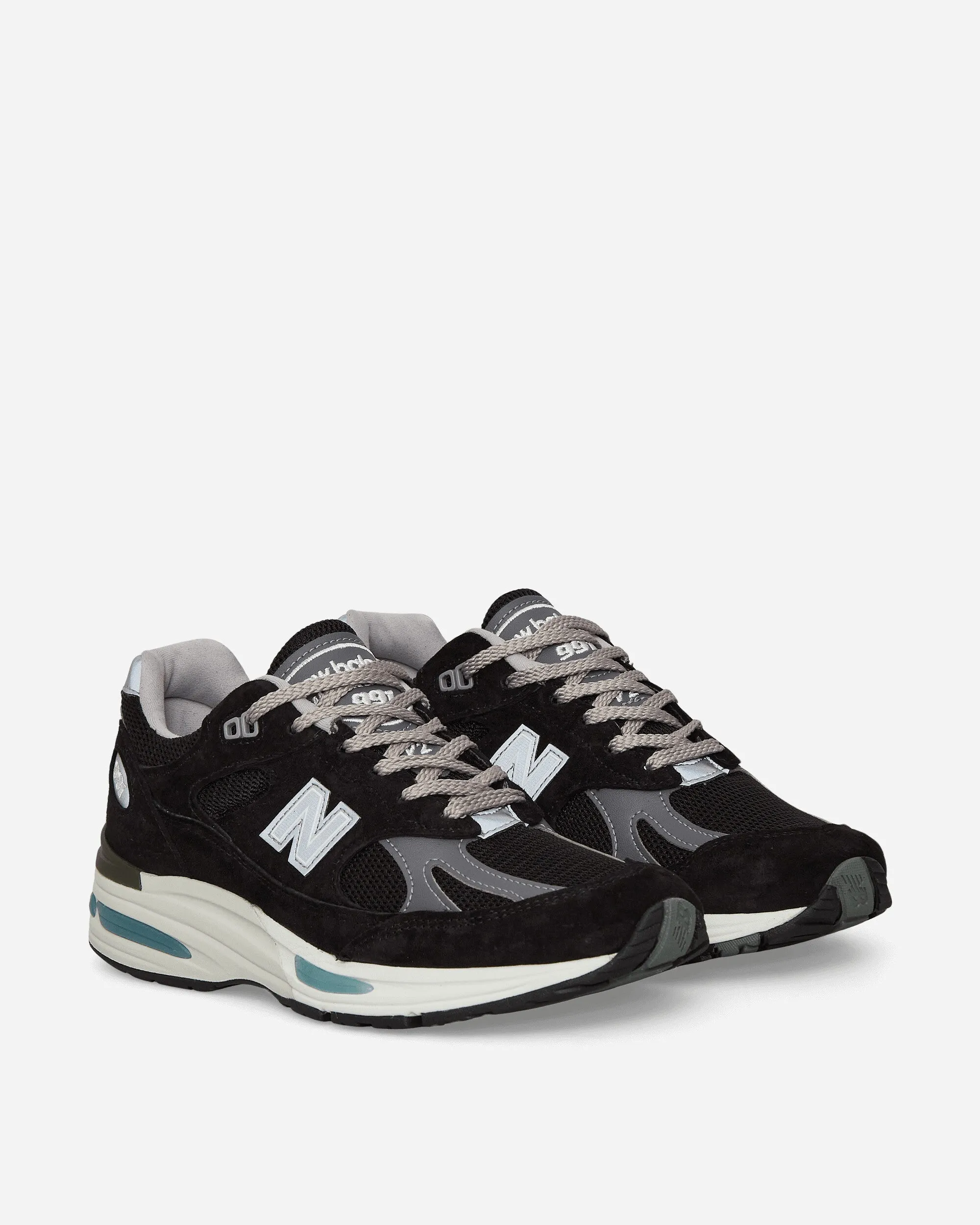 Hergestellt in UK 991v2 Sneakers Schwarz / Rauchperle / Silber
