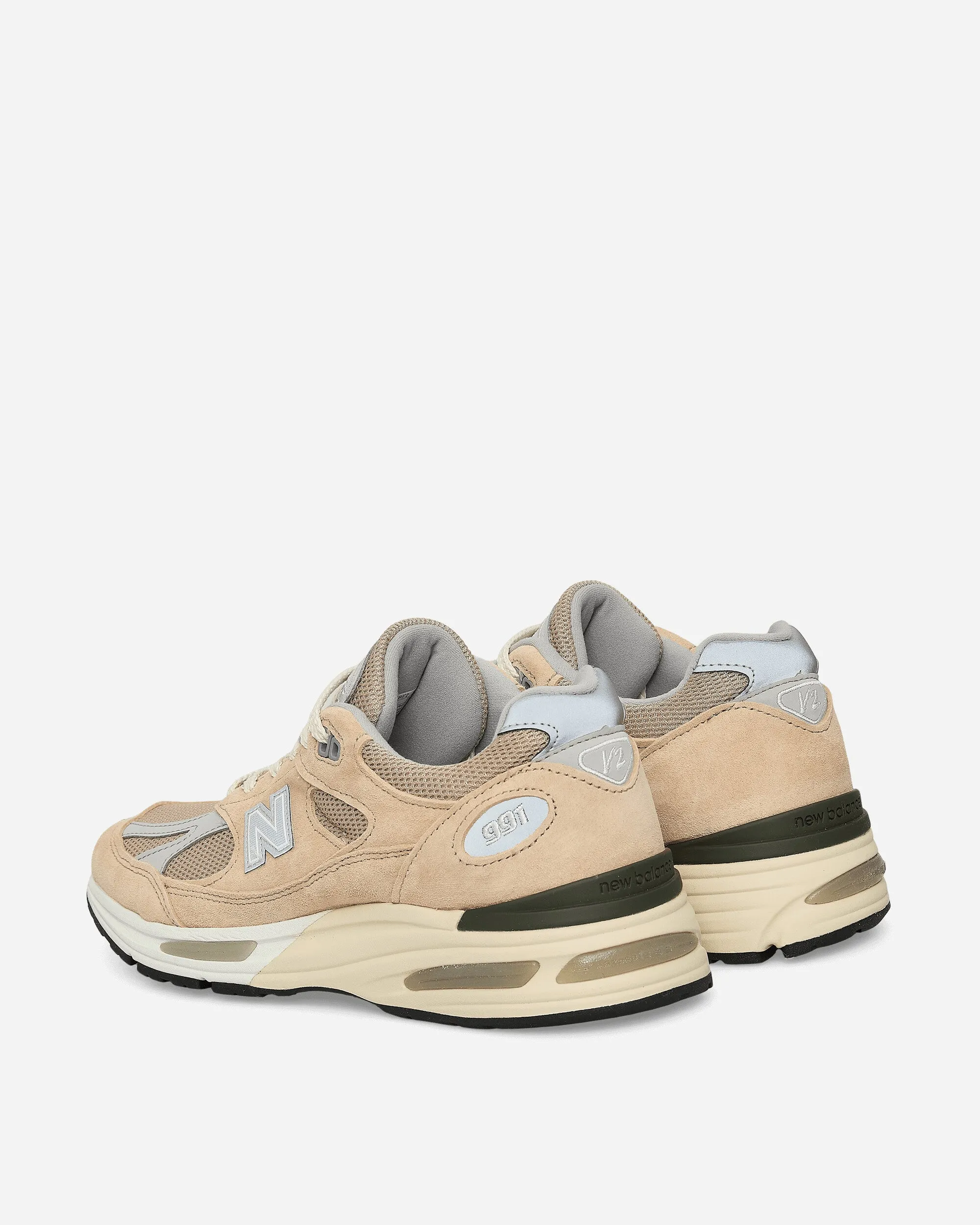 Hergestellt in UK 991v2 Sneakers Kubanischer Sand / Hafennebel / Silber