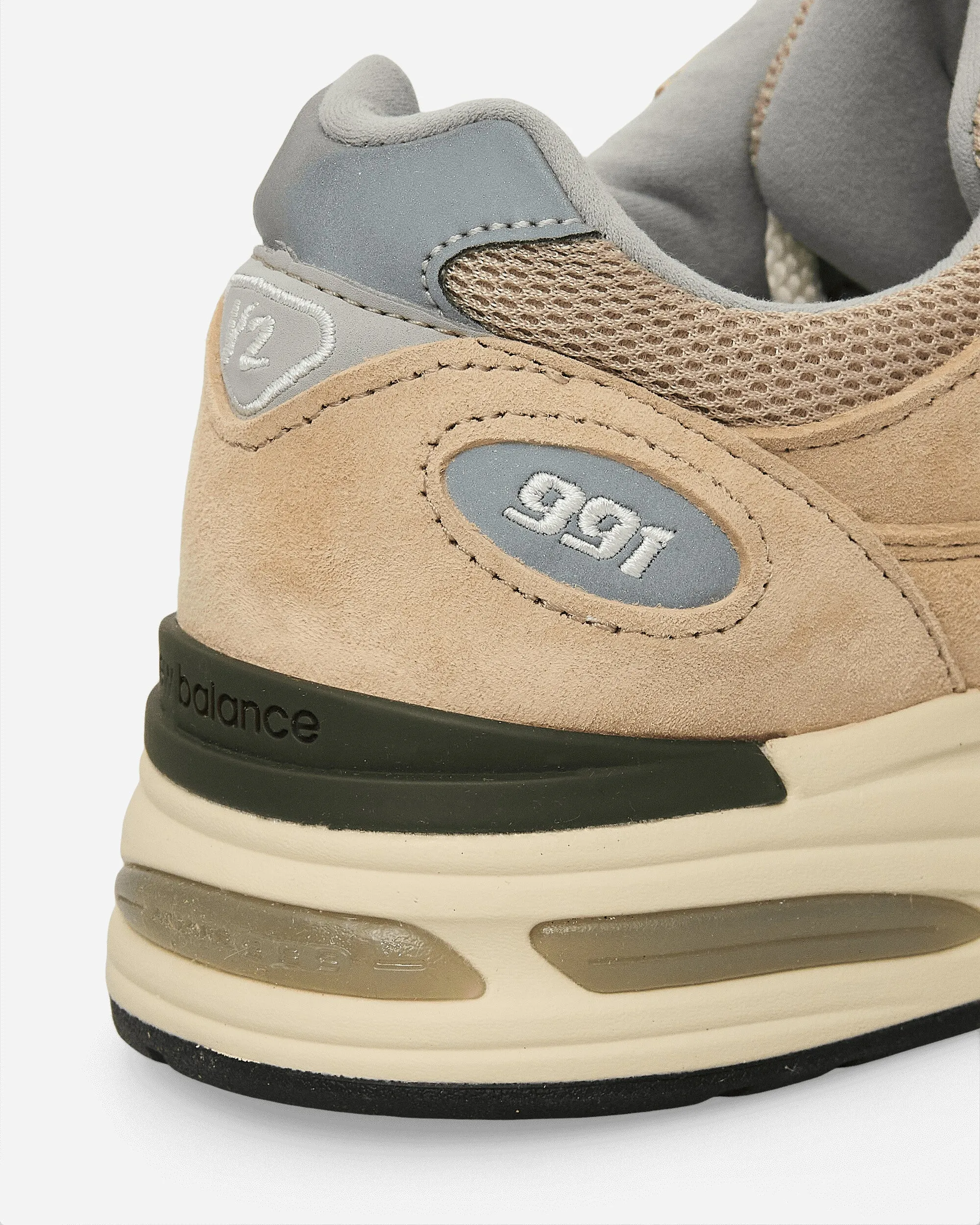 Hergestellt in UK 991v2 Sneakers Kubanischer Sand / Hafennebel / Silber