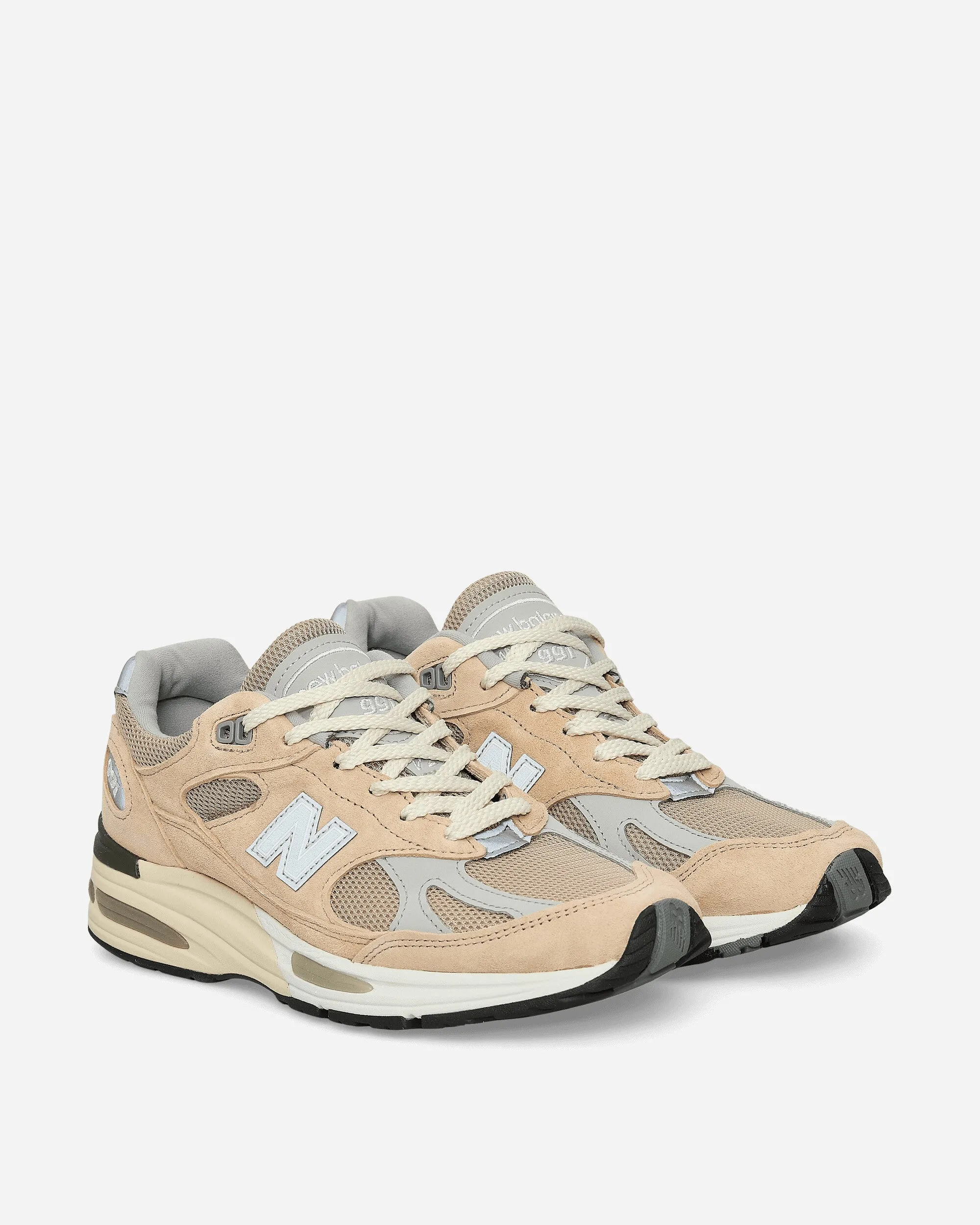 Hergestellt in UK 991v2 Sneakers Kubanischer Sand / Hafennebel / Silber