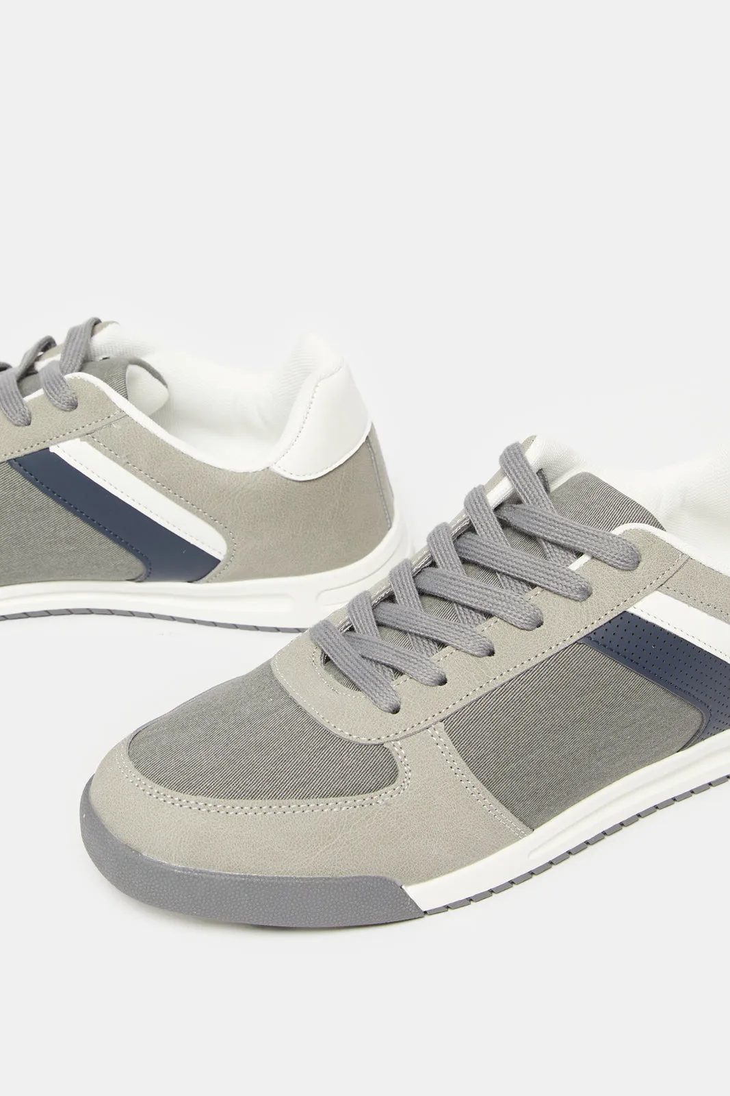 Herren Grau Gestreifter Sneaker