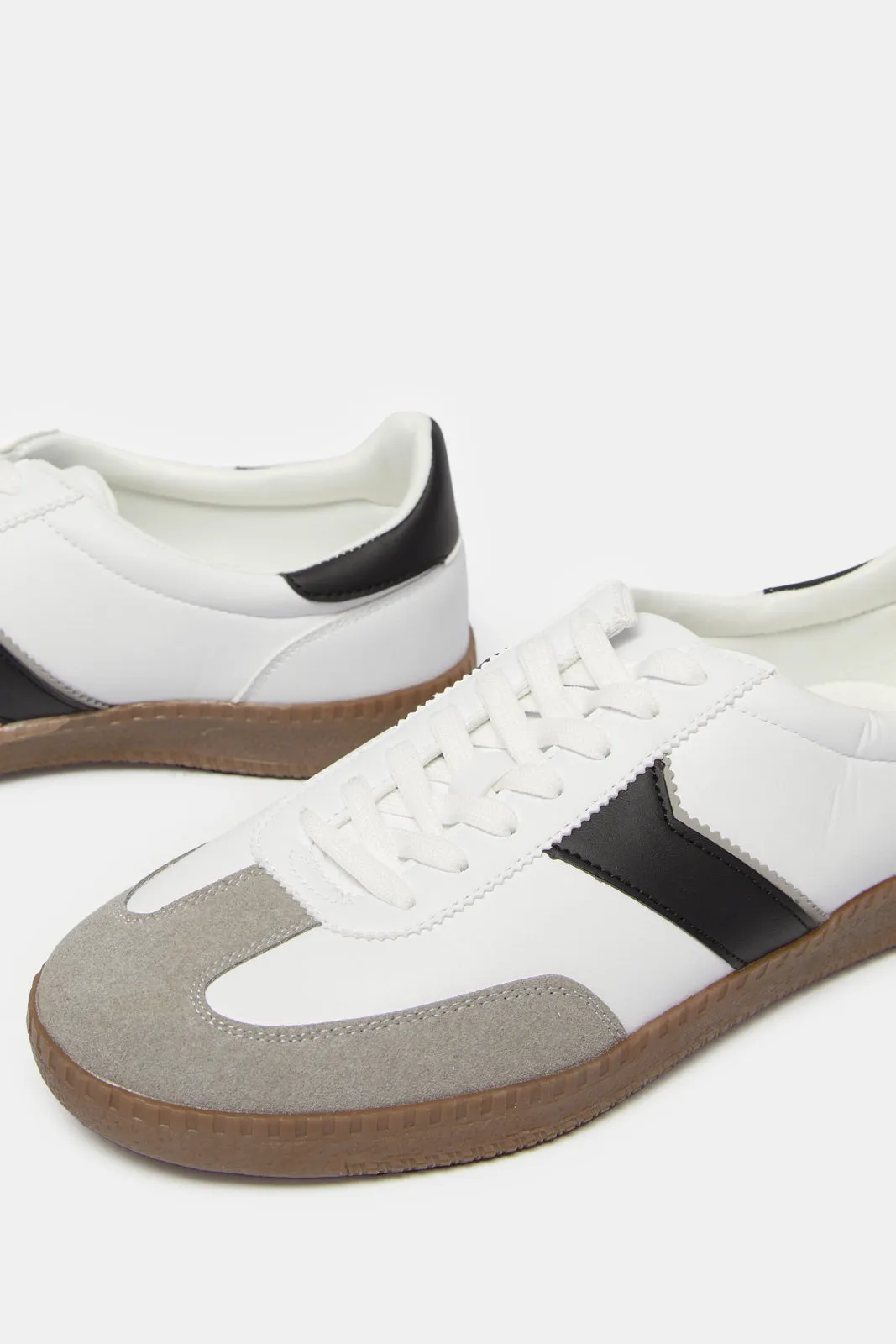 Herren Sneakers aus weißem Materialblock