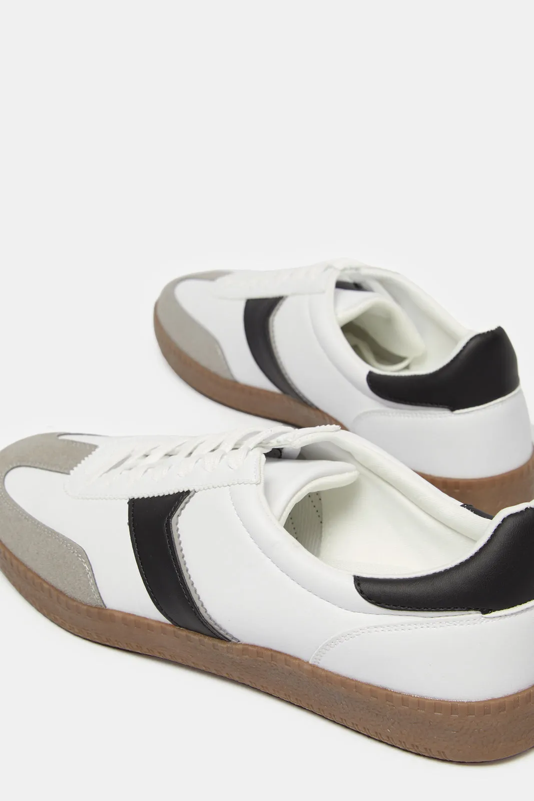Herren Sneakers aus weißem Materialblock