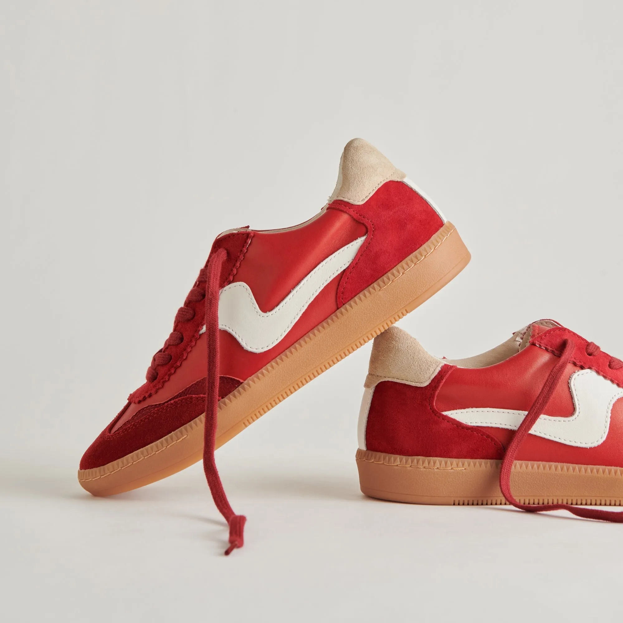 HINWEIS SNEAKERS KARMESINROT WILDLEDER