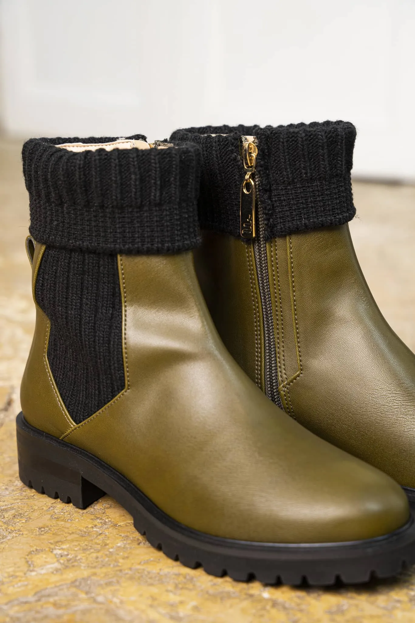 Oracle Vegan Leder Flache Chelsea Stiefel | Khaki