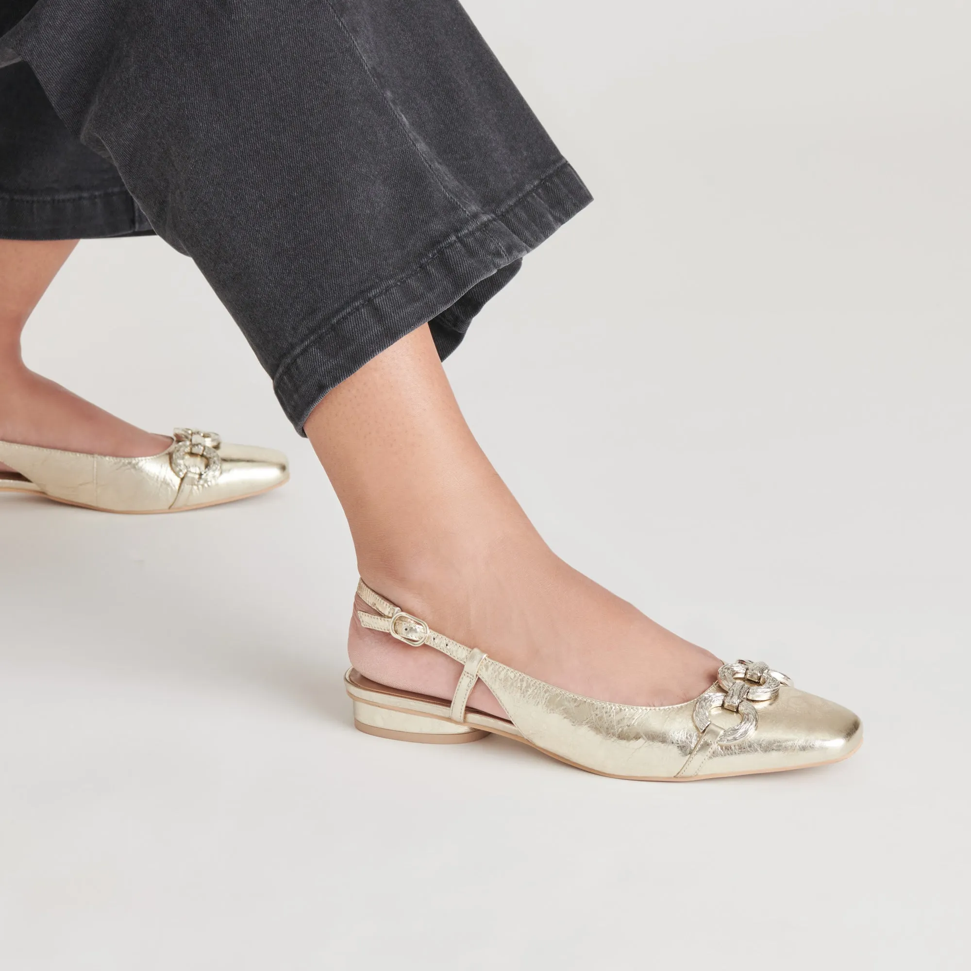 RAMANO FLATS PLATINUM DISTRESSED LEDER