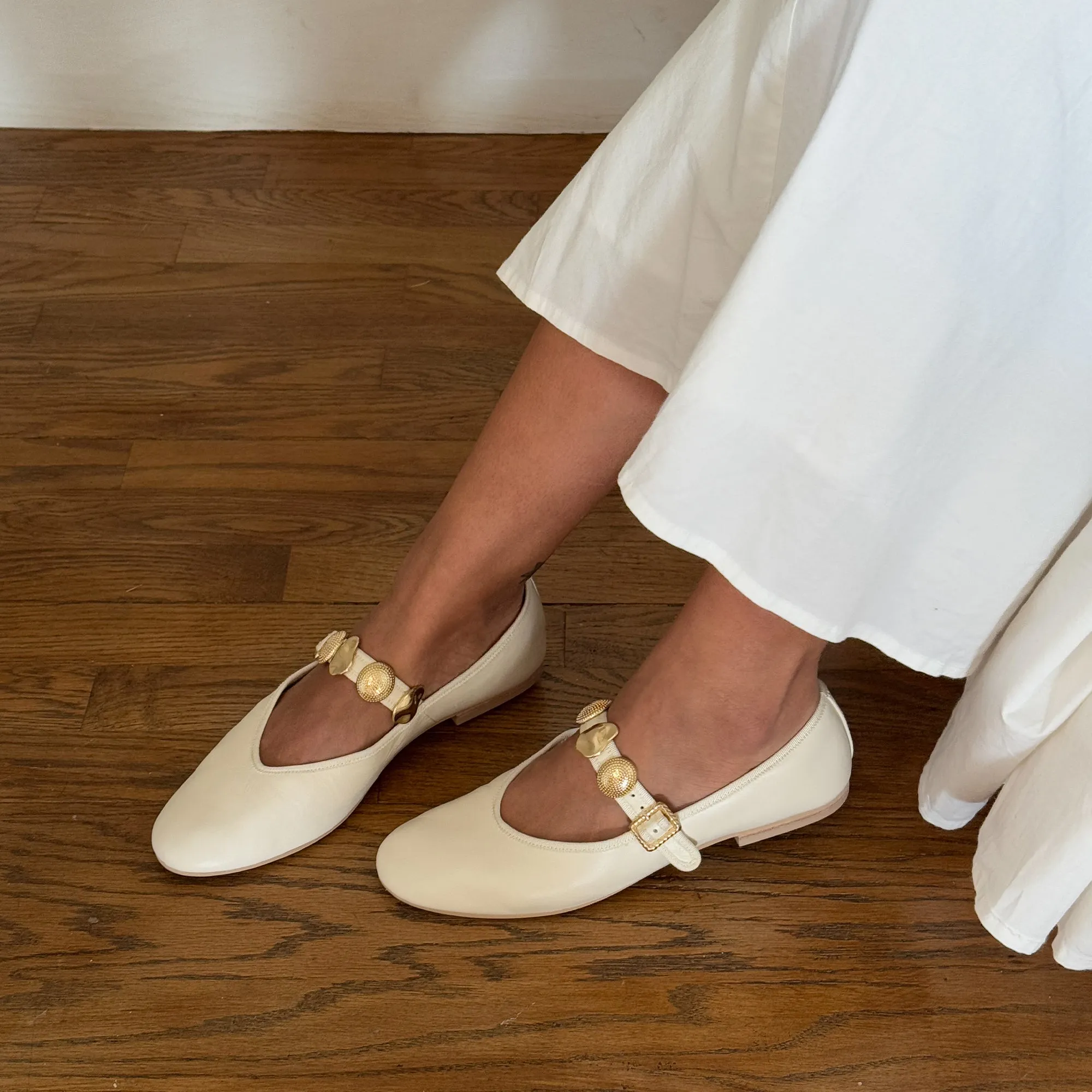RELAN BALLETTFLATS IN OFF-WHITE LEDER