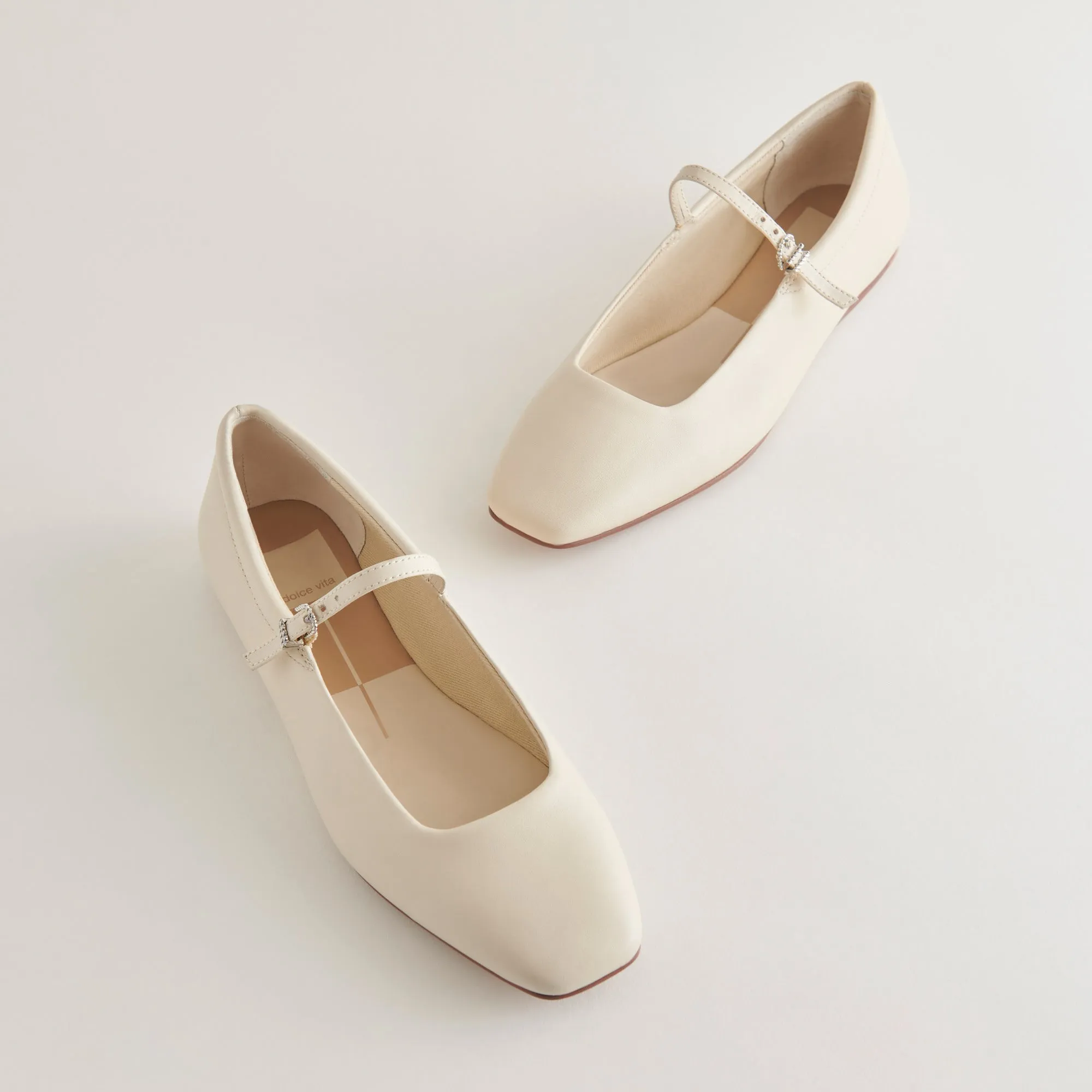 REYES BALLERINAS WEIT GESCHNITTEN IN ELFENBEIN LEDER