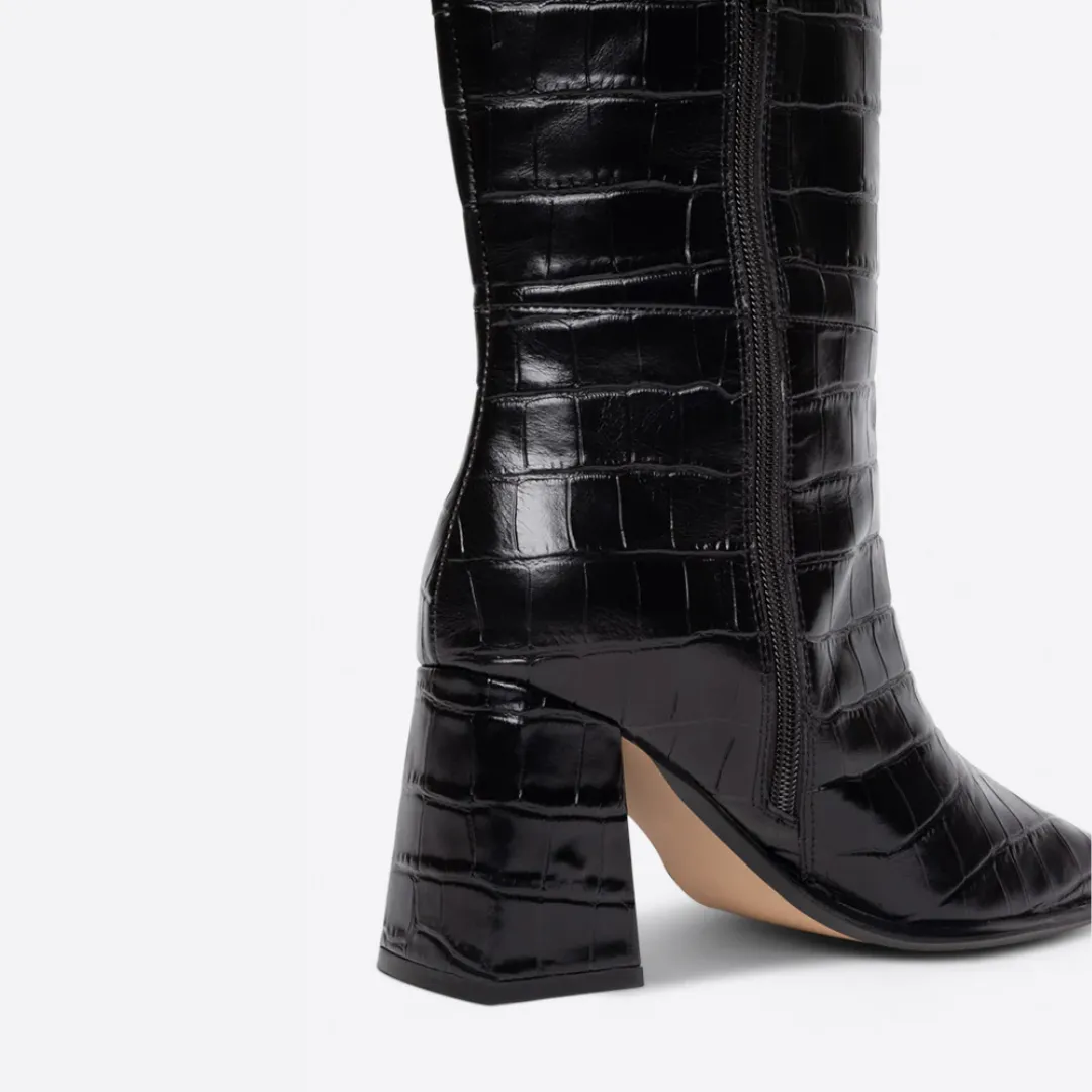 TGIF Boot in Schwarz von Intentionally Blank