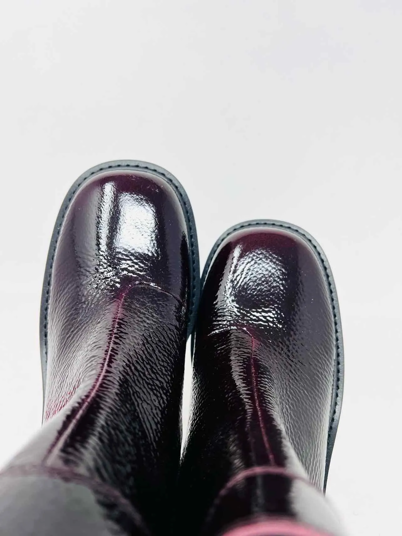 Vince Camuto Größe 8 Oxblood/Gold Schnalle(n) Lackleder Schuhe Stiefel